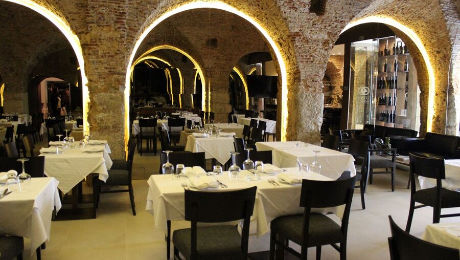 Casa do Bacalhau is located in what used to be a palace of a noble family